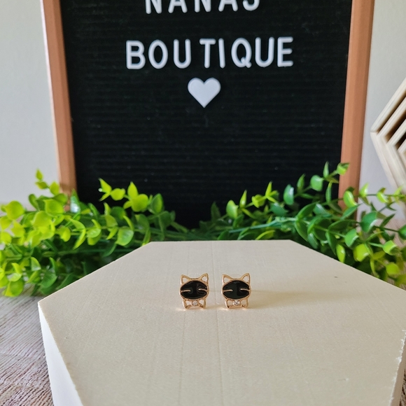 💥Any 2/$20💥 Gold Cat with Black Stone Stud Earrings ✨️ - Picture 3 of 9